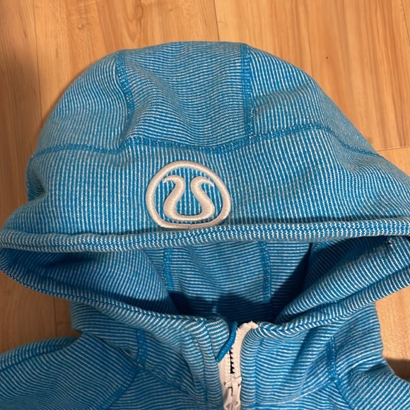 Lululemon hoodie blue/white striped - Picture 3 of 5